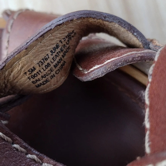 Frye Women’s June T Straps Brown Leather Wooden Wedge Sandals Size 7.5 - Picture 4 of 8
